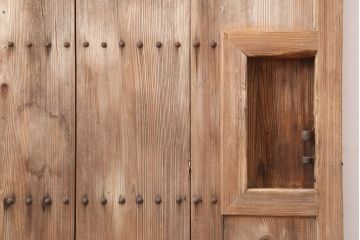 アンティーク建具　明治大正期　ヒノキ材　味わい深さが魅力の蔵戸(玄関戸、引き戸)(R-044892)