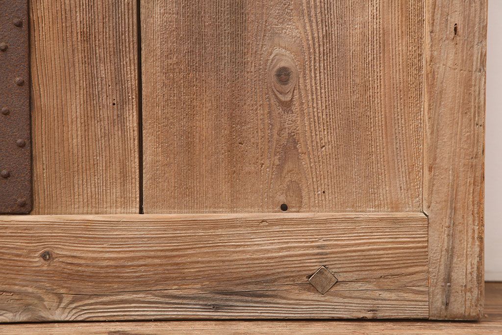 アンティーク建具　明治大正期　ヒノキ材　味わい深さが魅力の蔵戸(玄関戸、引き戸)(R-044892)