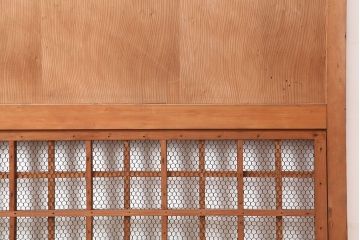 アンティーク建具　明治大正期　総ヒノキ材　亀甲金網　和の風情溢れる格子蔵戸(玄関戸、引き戸、建具)(R-044893)