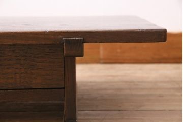 アンティーク家具　明治大正期　ケヤキ材　天板一枚板　引き出し付き　深みのある木味が魅力の文机(ローテーブル、座机)(R-044895)