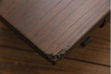 アンティーク家具　明治大正期　ケヤキ材　天板一枚板　引き出し付き　深みのある木味が魅力の文机(ローテーブル、座机)(R-044895)