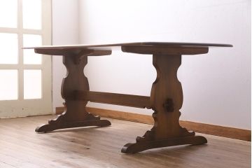 ヴィンテージ家具　イギリスビンテージ　ERCOL(アーコール)　エルム材　クラシカルな印象のダイニングテーブル(リフェクトリーテーブル)(R-044896)