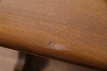ヴィンテージ家具　イギリスビンテージ　ERCOL(アーコール)　エルム材　クラシカルな印象のダイニングテーブル(リフェクトリーテーブル)(R-044896)