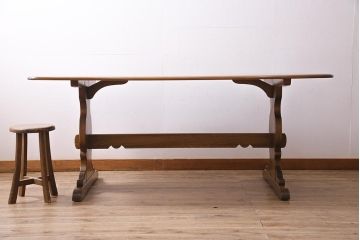 ヴィンテージ家具　イギリスビンテージ　ERCOL(アーコール)　エルム材　クラシカルな印象のダイニングテーブル(リフェクトリーテーブル)(R-044896)