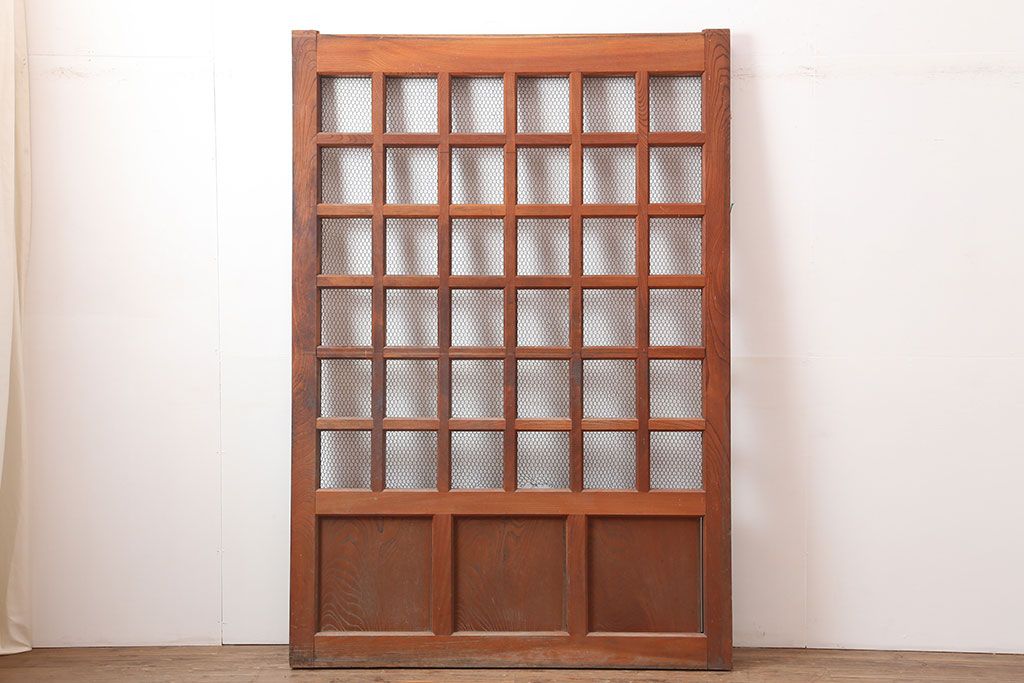 アンティーク建具　明治大正期　総ケヤキ材　重厚な和空間を演出する格子蔵戸(きつね格子、狐格子、建具、玄関戸、格子戸、マス目、升目)(R-044897)