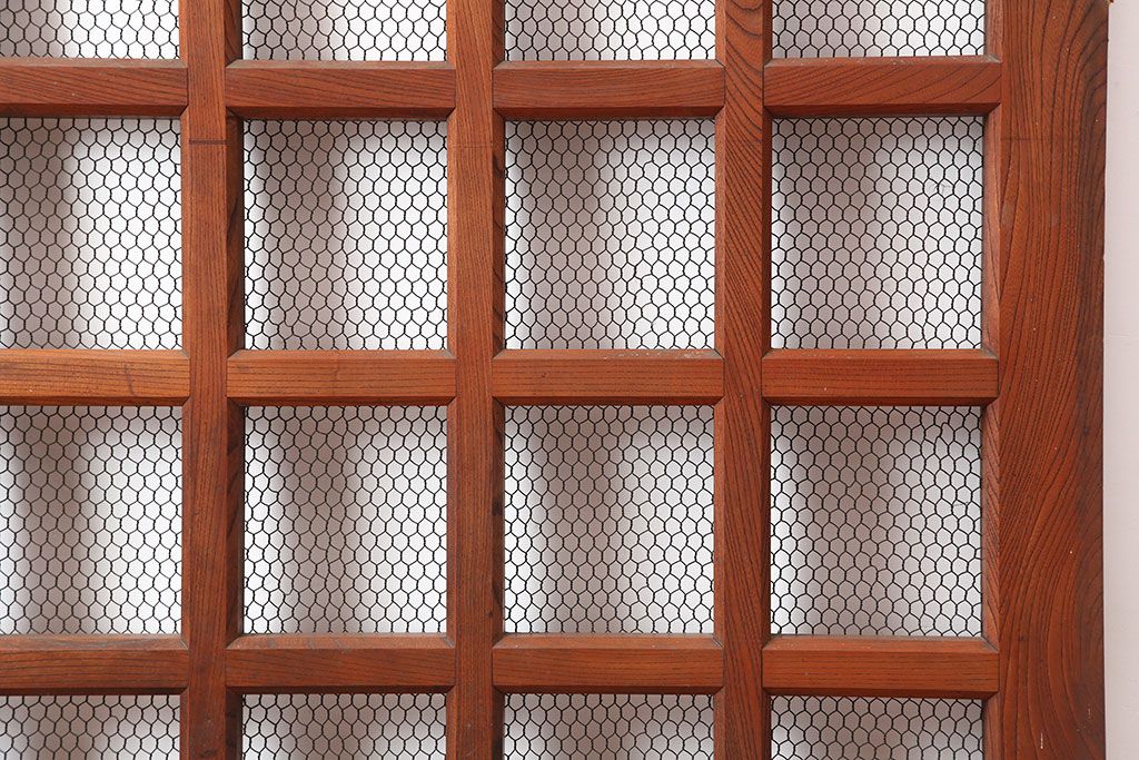 アンティーク建具　明治大正期　総ケヤキ材　重厚な和空間を演出する格子蔵戸(きつね格子、狐格子、建具、玄関戸、格子戸、マス目、升目)(R-044897)
