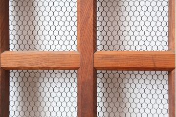 アンティーク建具　明治大正期　総ケヤキ材　重厚な和空間を演出する格子蔵戸(きつね格子、狐格子、建具、玄関戸、格子戸、マス目、升目)(R-044897)