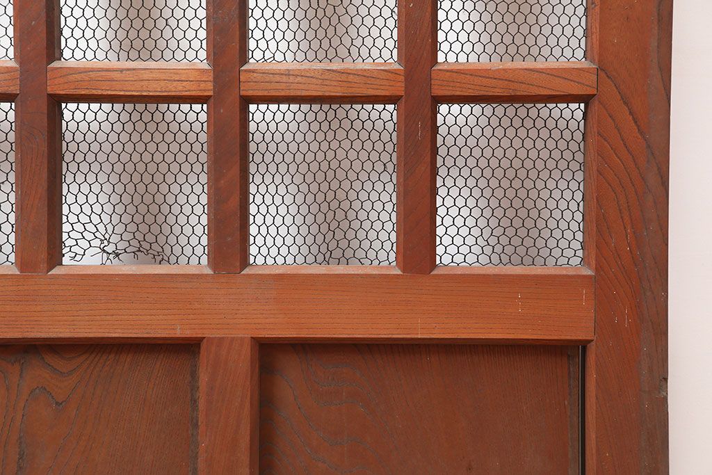 アンティーク建具　明治大正期　総ケヤキ材　重厚な和空間を演出する格子蔵戸(きつね格子、狐格子、建具、玄関戸、格子戸、マス目、升目)(R-044897)