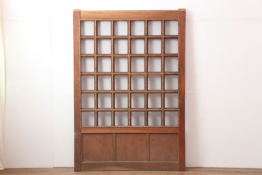 アンティーク建具　明治大正期　総ケヤキ材　重厚な和空間を演出する格子蔵戸(きつね格子、狐格子、建具、玄関戸、格子戸、マス目、升目)(R-044897)