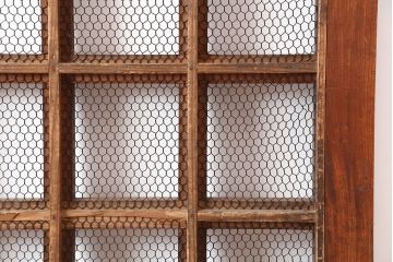 アンティーク建具　明治大正期　総ケヤキ材　重厚な和空間を演出する格子蔵戸(きつね格子、狐格子、建具、玄関戸、格子戸、マス目、升目)(R-044897)