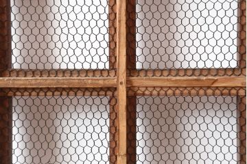 アンティーク建具　明治大正期　総ケヤキ材　重厚な和空間を演出する格子蔵戸(きつね格子、狐格子、建具、玄関戸、格子戸、マス目、升目)(R-044897)