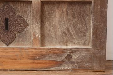 アンティーク建具　大正昭和初期　ヒノキ材　升目格子が目を惹く蔵戸(玄関戸、引き戸、建具)(R-044898)