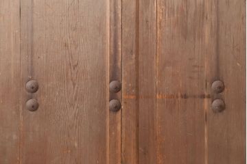 アンティーク建具　ヒノキ材　昭和初期　味わいのある風合いの門扉一対(蔵戸、建具、玄関戸)(R-044900)