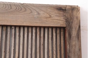 アンティーク建具　明治期　巾着金具　総ケヤキ材　堅牢な佇まいの格子蔵戸(建具、玄関戸)(R-044902)