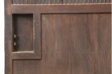 アンティーク建具　明治～大正期　総ケヤキ材　重厚感漂う格子蔵戸　(R-044903)