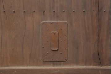 アンティーク建具　明治～大正期　総ケヤキ材　重厚感漂う格子蔵戸　(R-044903)