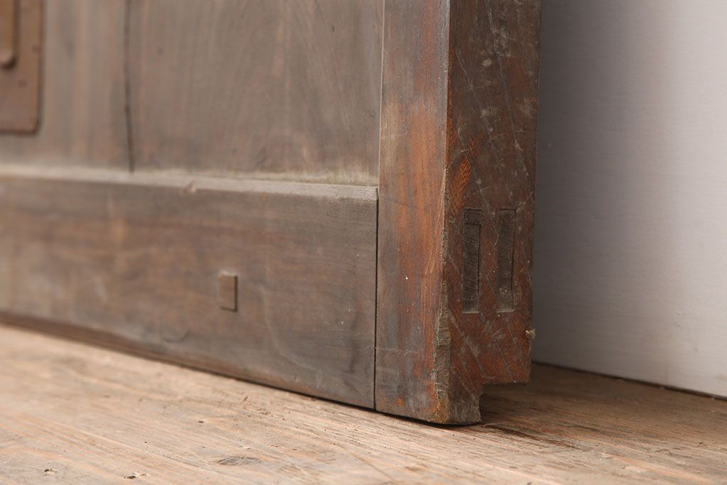 アンティーク建具　明治～大正期　総ケヤキ材　重厚感漂う格子蔵戸　(R-044903)