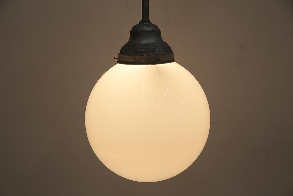 ビンテージ照明　シャビーな風合いが魅力の大きな天井照明(吊り下げ照明、ペンダントライト)(R-044904)