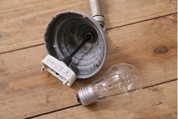 ビンテージ照明　シャビーな風合いが魅力の大きな天井照明(吊り下げ照明、ペンダントライト)(R-044904)