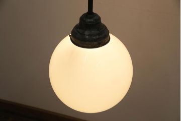 ビンテージ照明　シャビーな風合いが魅力の大きな天井照明(吊り下げ照明、ペンダントライト)(R-044905)