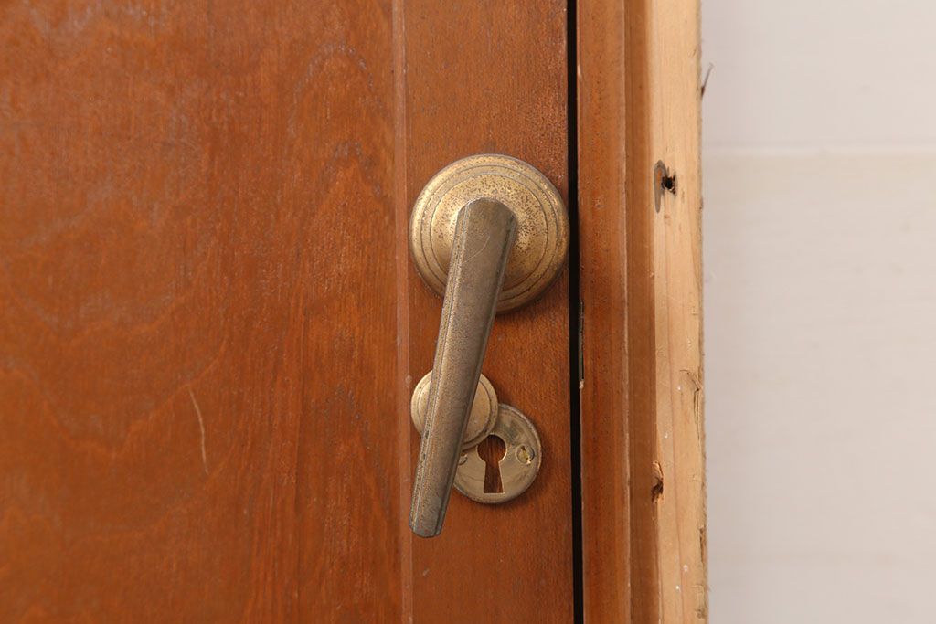 アンティーク建具　昭和中期　ガラス入りのデザインが魅力のドア(木製扉)(R-044922)