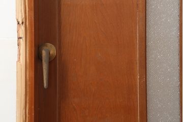 アンティーク建具　昭和中期　ガラス入りのデザインが魅力のドア(木製扉)(R-044922)