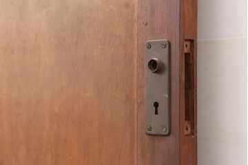 アンティーク建具　昭和中期　窓付きのレトロな木製ドア(扉)(R-044928)