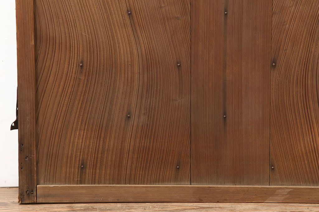 アンティーク建具　明治大正期　味のある風合いの格子扉(木製ドア)(R-044929)