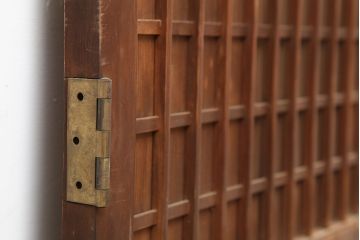 アンティーク建具　明治大正期　木味が魅力の古い格子扉(木製ドア)(R-044930)