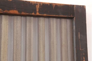 アンティーク建具　昭和初期　自由蝶番付き　腰板ケヤキ材　和の雰囲気漂うガラス入り格子扉(木製ドア)(R-044937)