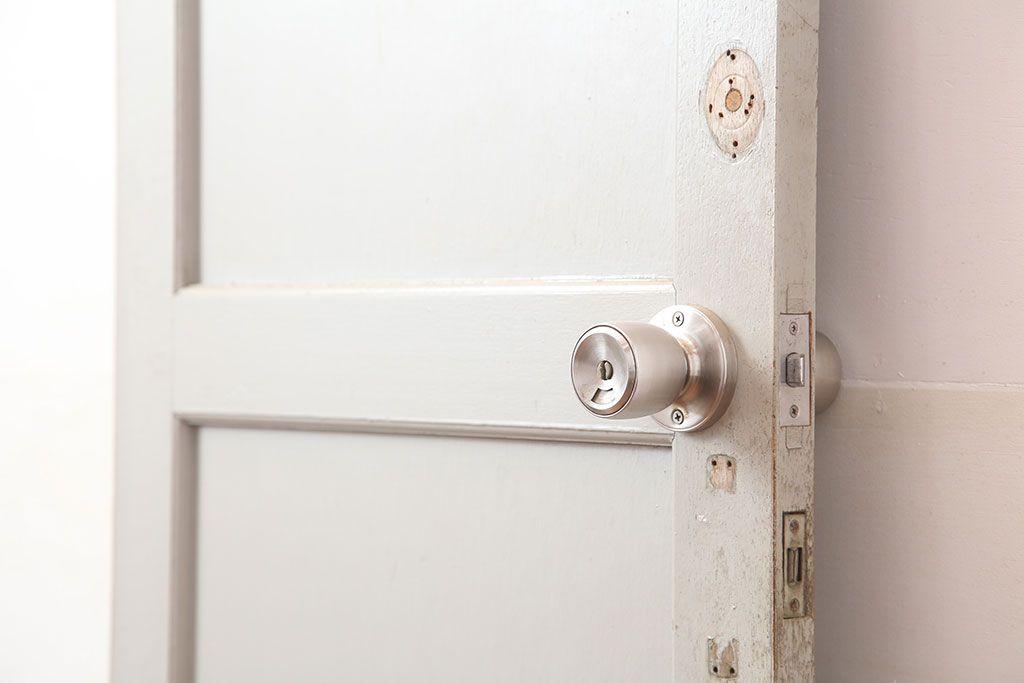 ヴィンテージ建具　昭和中期　フレンチナチュラルな空間に合うペイントドア　(R-044939)