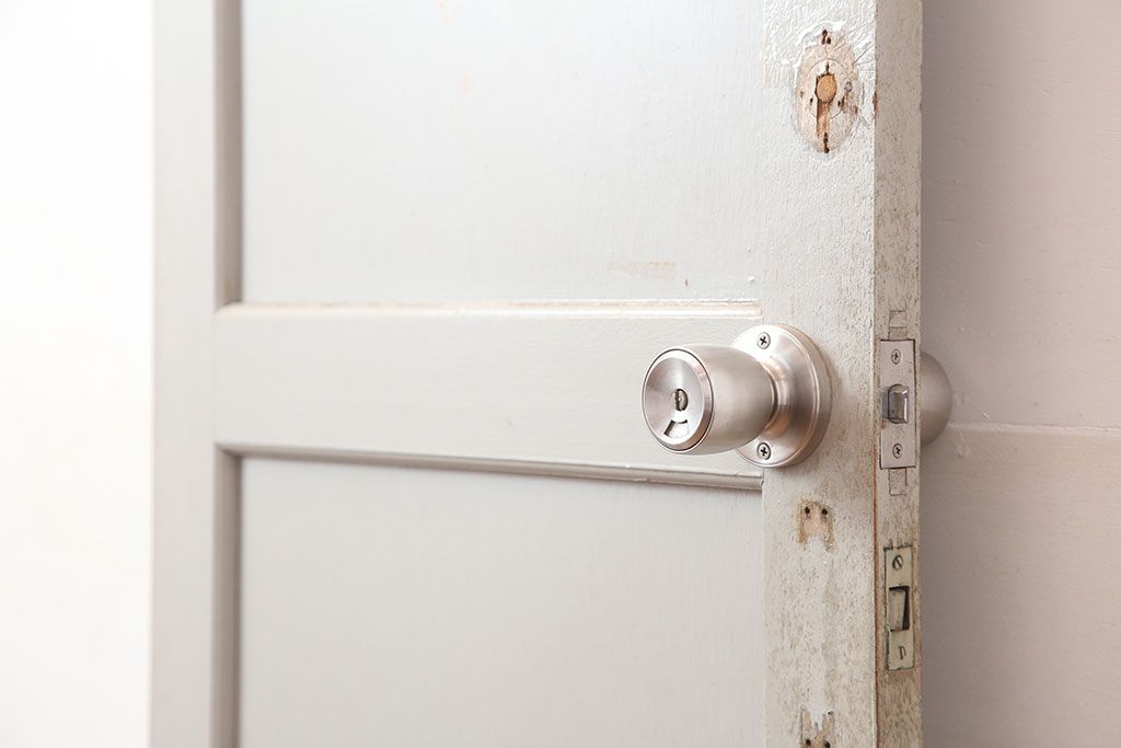 ヴィンテージ建具　昭和中期　フレンチナチュラルな空間に合うペイントドア　(R-044942)