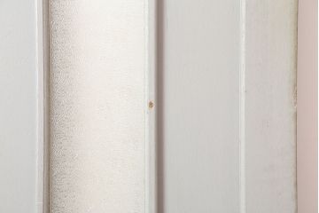 アンティーク建具　昭和中期　レトロなダイヤガラス入りのペイントドア(木製扉)(R-044944)