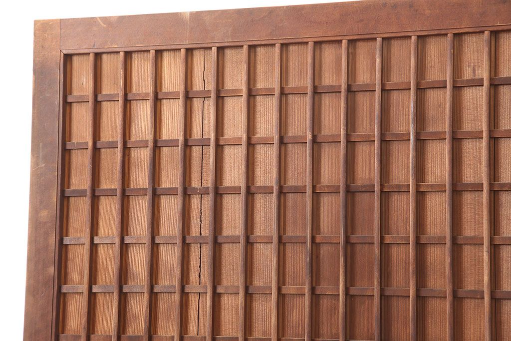 アンティーク建具　昭和初期　木味が魅力の格子入り板戸(扉、木製ドア)(R-044945)