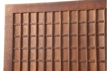アンティーク建具　昭和初期　木味が魅力の格子入り板戸(扉、木製ドア)(R-044945)