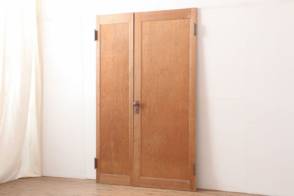 ヴィンテージ建具　昭和中期　シンプルで取り入れやすい両開き親子ドア2枚(1対)セット　(R-044946)