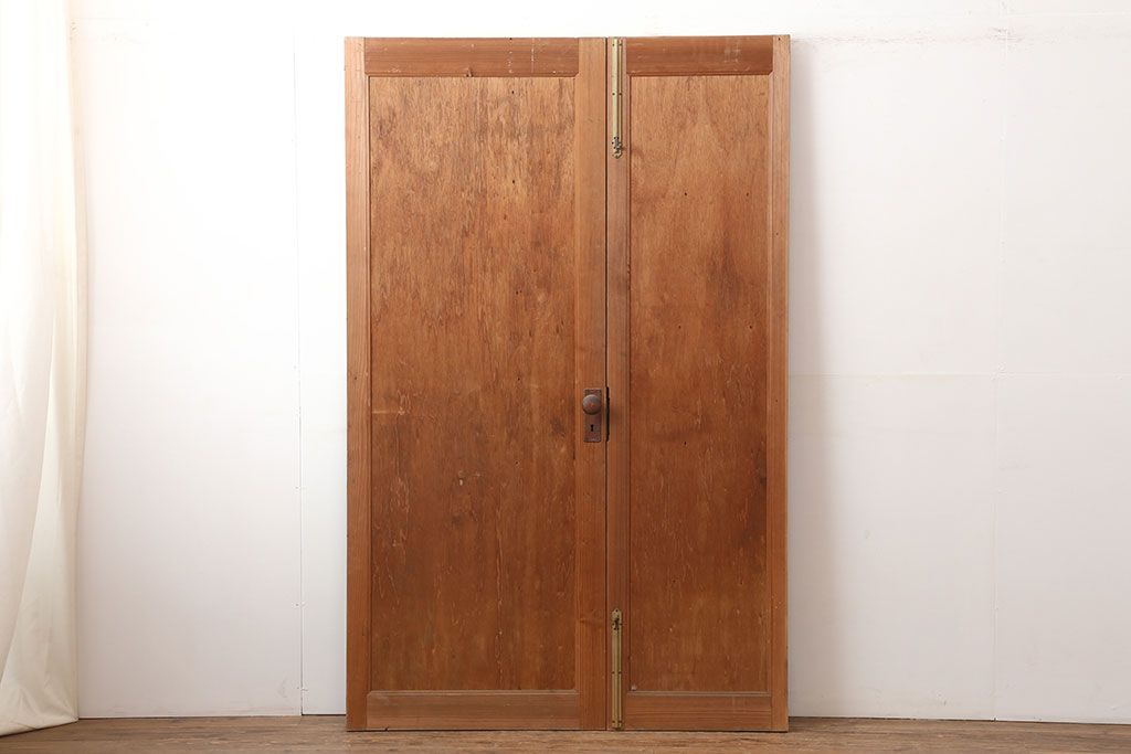ヴィンテージ建具　昭和中期　シンプルで取り入れやすい両開き親子ドア2枚(1対)セット　(R-044946)