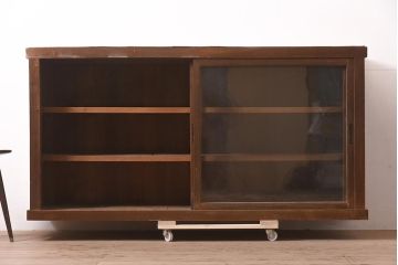 アンティーク家具　昭和初期　前面ケヤキ材　味のあるシンプルなつくりのガラス戸棚(キャビネット、収納棚、本箱、食器棚)(R-044958)