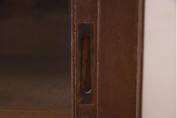 アンティーク家具　昭和初期　前面ケヤキ材　味のあるシンプルなつくりのガラス戸棚(キャビネット、収納棚、本箱、食器棚)(R-044958)