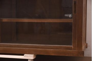 アンティーク家具　昭和初期　前面ケヤキ材　味のあるシンプルなつくりのガラス戸棚(キャビネット、収納棚、本箱、食器棚)(R-044958)