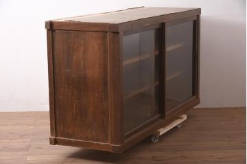アンティーク家具　昭和初期　前面ケヤキ材　味のあるシンプルなつくりのガラス戸棚(キャビネット、収納棚、本箱、食器棚)(R-044958)