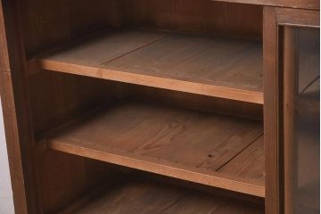 アンティーク家具　昭和初期　前面ケヤキ材　味のあるシンプルなつくりの重ねガラス戸棚(キャビネット、収納棚、本箱、食器棚)(R-044960)