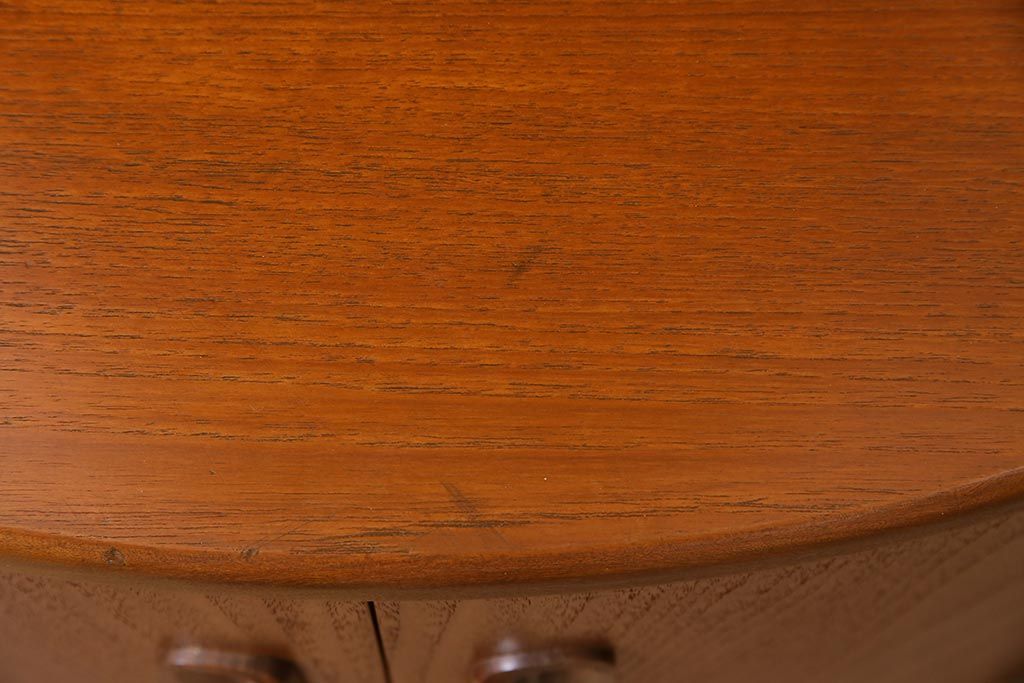 ヴィンテージ家具　G-PLAN(ジープラン)　北欧家具　チーク材　コーナーキャビネット(コーナーシェルフ、棚、戸棚、ビンテージ)(R-044961)