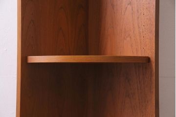 ヴィンテージ家具　G-PLAN(ジープラン)　北欧家具　チーク材　コーナーキャビネット(コーナーシェルフ、棚、戸棚、ビンテージ)(R-044961)