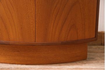 ヴィンテージ家具　G-PLAN(ジープラン)　北欧家具　チーク材　コーナーキャビネット(コーナーシェルフ、棚、戸棚、ビンテージ)(R-044961)