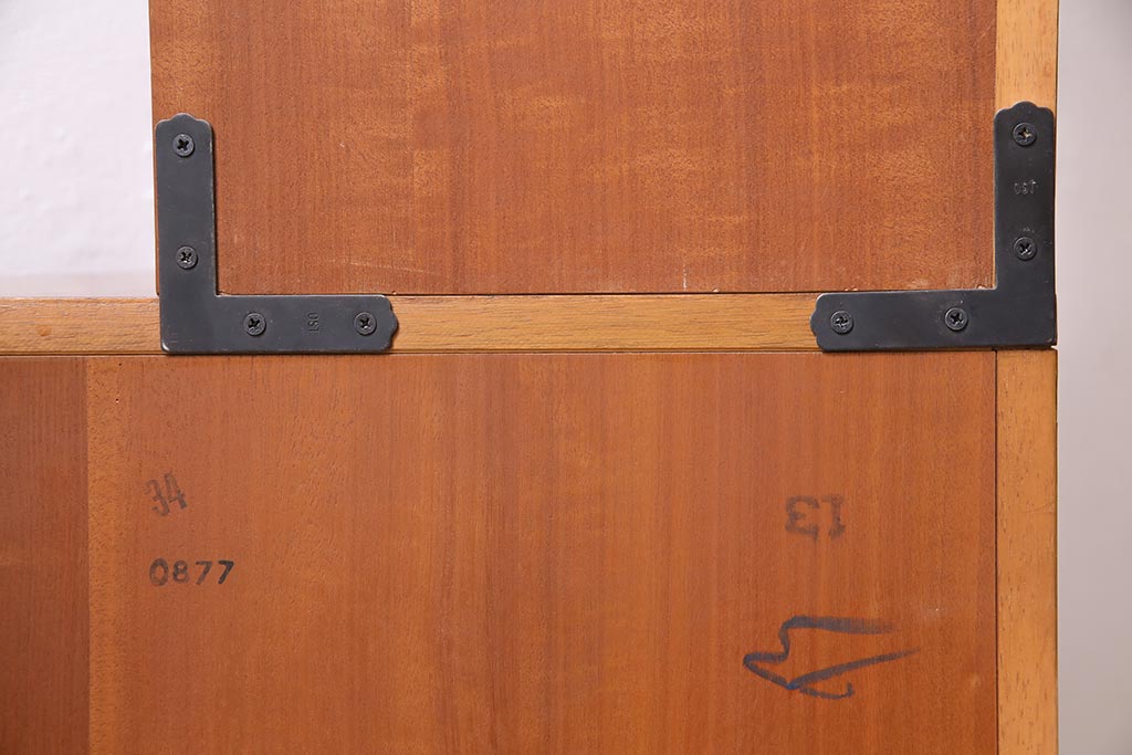 ヴィンテージ家具　G-PLAN(ジープラン)　北欧家具　チーク材　コーナーキャビネット(コーナーシェルフ、棚、戸棚、ビンテージ)(R-044961)