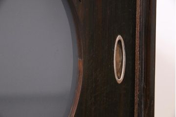アンティーク家具　和製　大正ロマン　前面縞黒檀材　すりガラス入り　丸窓と透かし彫りの意匠が優美な印象のリビングボード(収納棚)(R-044962)