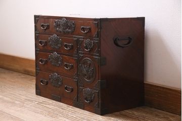 アンティーク家具　和製　上手物　激レア珍品!　総ケヤキ材・前板玉杢　丁寧な造りが見事な仙台小箪笥(仙台箪笥、小引き出し、和タンス)(R-044965)