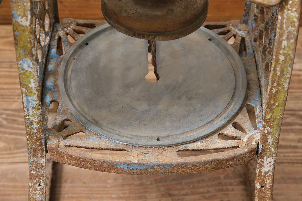 希少 アンティーク 鉄製かき氷 ジャンク 当時物 昭和レトロ インテリア 年代物 希少 アンティーク 鉄製かき氷 ジャンク 当時物 昭和レトロ