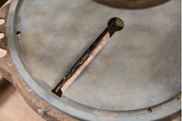 ジャンク品　昭和レトロ　USIKUBOSIKI(牛窪鉄工所)　古い手回しかき氷機(ディスプレイ、置物)(R-044966)